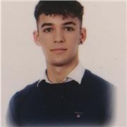 Soy un estudiante que pretende conseguir un ingreso extra, enseñando principalmente física y matemáticas